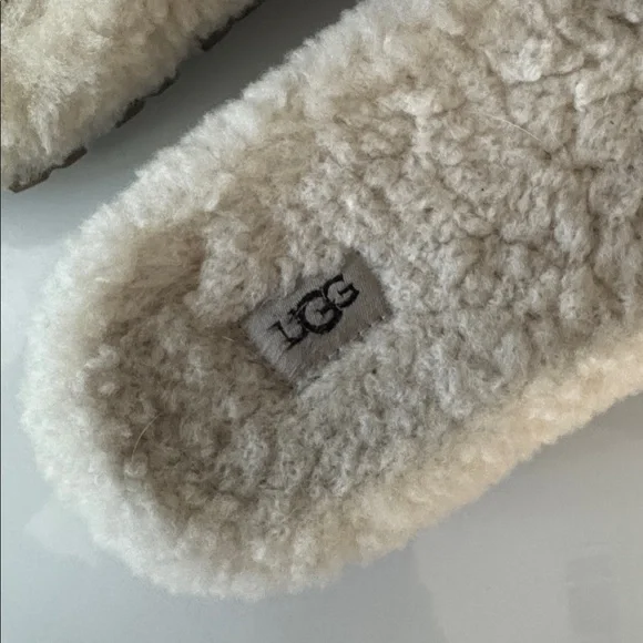 UGG Cream and Black Fuzzy Slippers - Picture 4 of 5